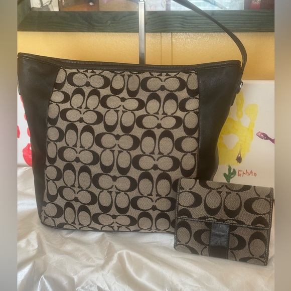 Coach Legacy signature on canvas Weekend Shoulder/crossbody bag w/ Wallet